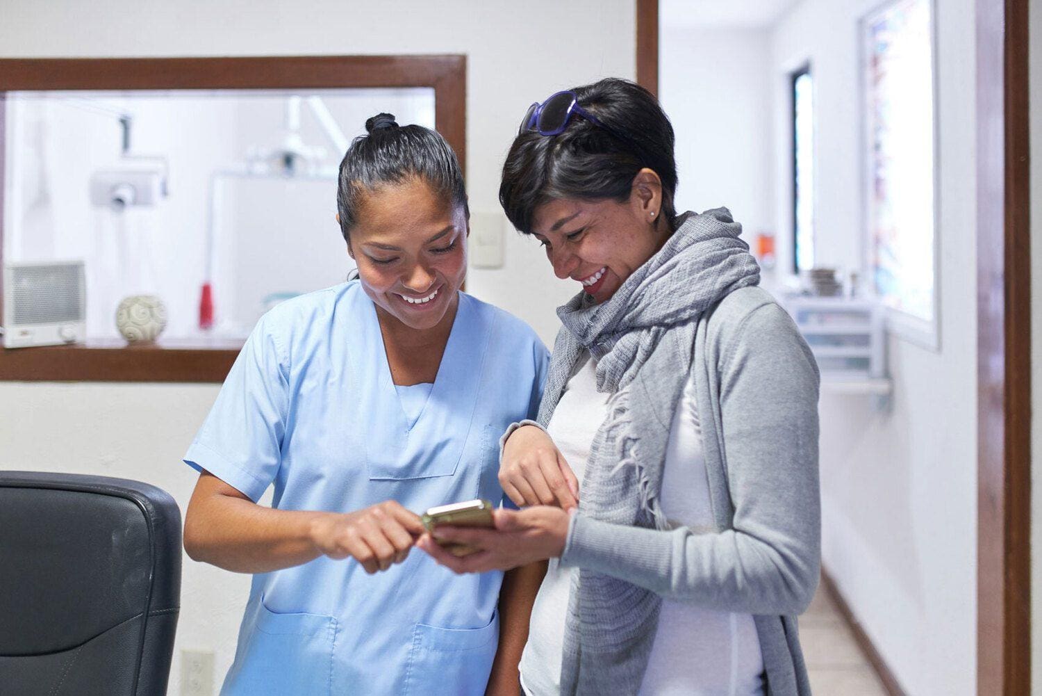 dentist patient consultation